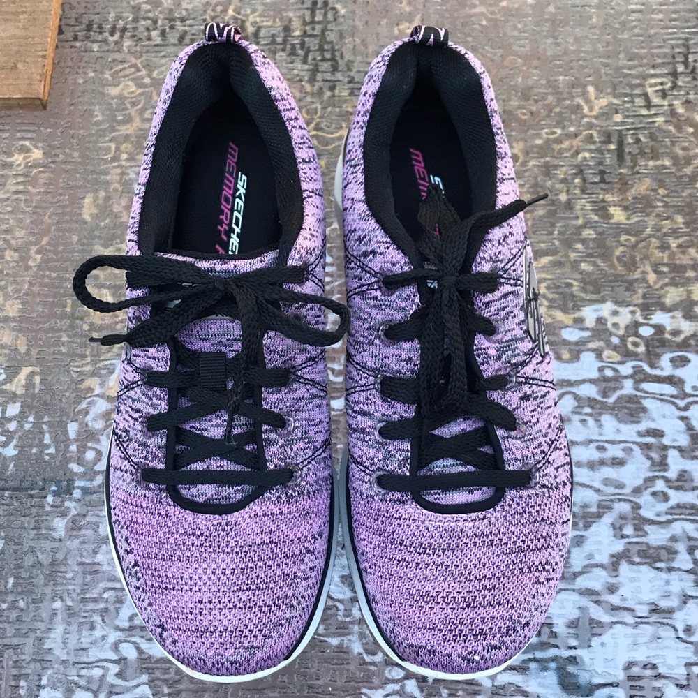 Skechers pink tennis shoes